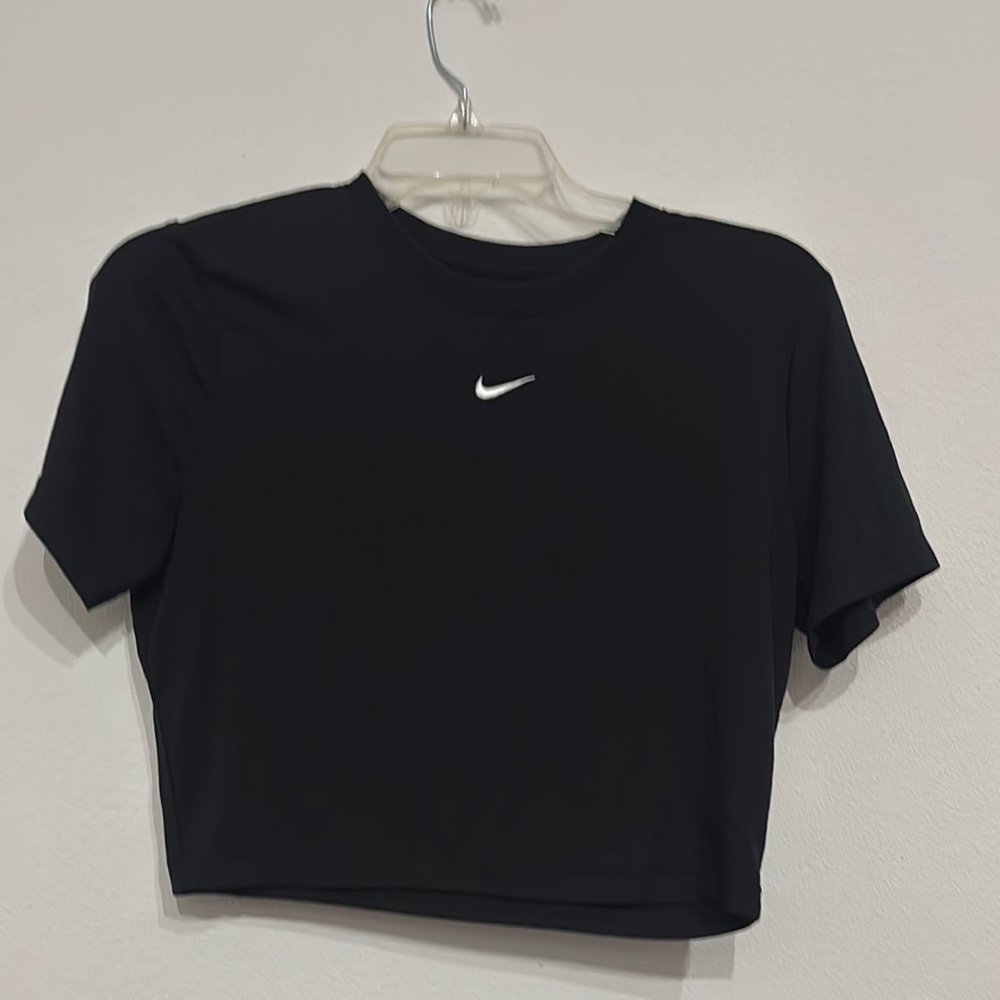 Nike Women's Black Short Sleeve Crop Style Tee